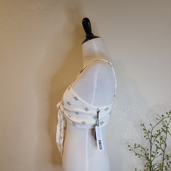 Yteicosamuse White Crop Top Front Tie Closure Size Large - Picture 2 of 8